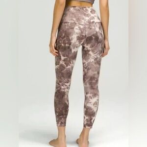 Lululemon Lululemon Size 4 Align HR Pant 25” Diamond Bery Gray